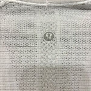 🤍 white LULULEMON swiftly 🤍